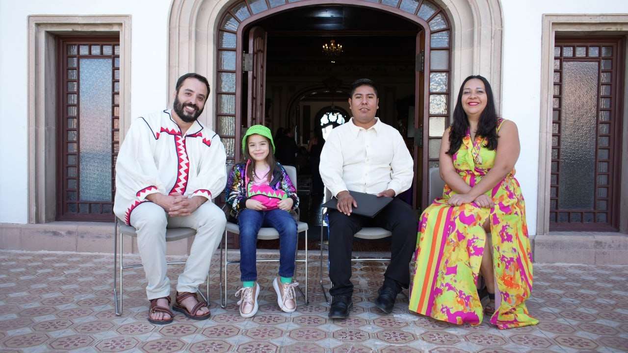 Presenta Uach Dragonas y Dinosaurios en el Issaverso