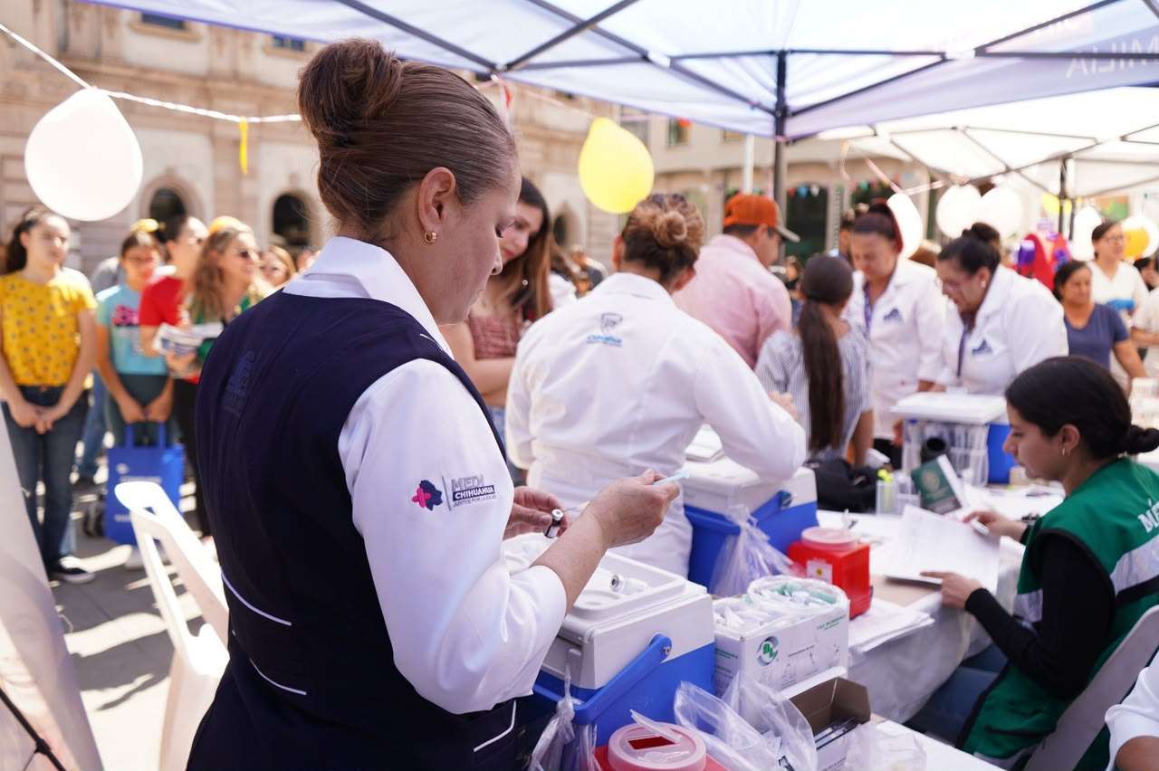 Arranca campaña de vacunación contra influenza y Covid-19 