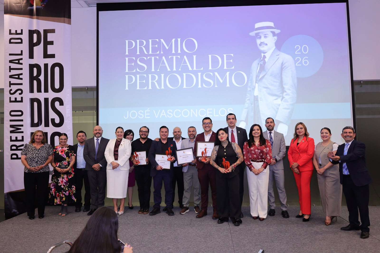 Preside René Chavira el Premio Estatal de Periodismo José Vasconcelos
