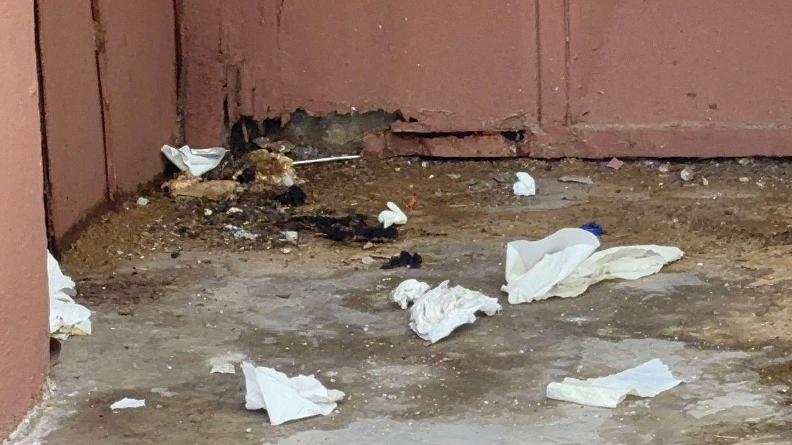 Denuncian mal estado de baños públicos en El Palomar