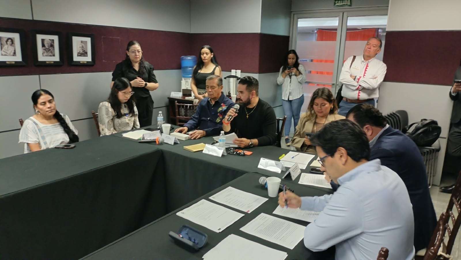 Analizan reformas para sancionar cohabitación forzada de menores