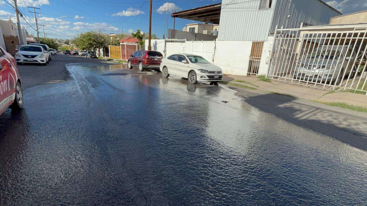 Desatan aguas negras alerta sanitaria al norte de la ciudad