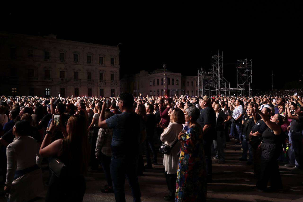 Cierra Ficuu con 40 mil asistentes en concierto de Alejandro Fernández 