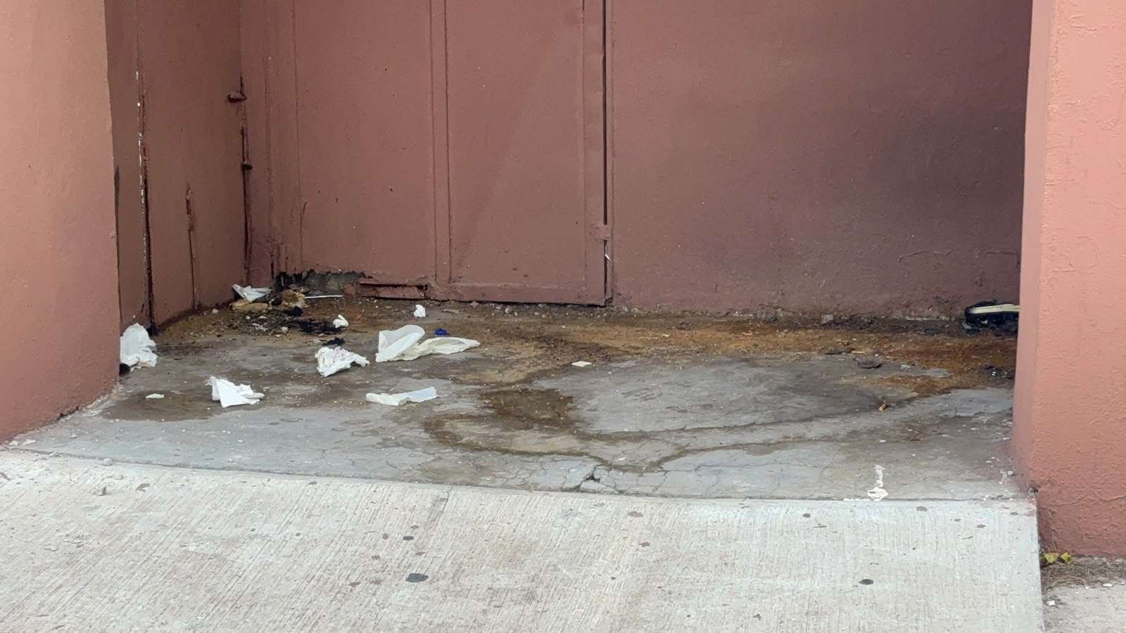 Denuncian mal estado de baños públicos en El Palomar