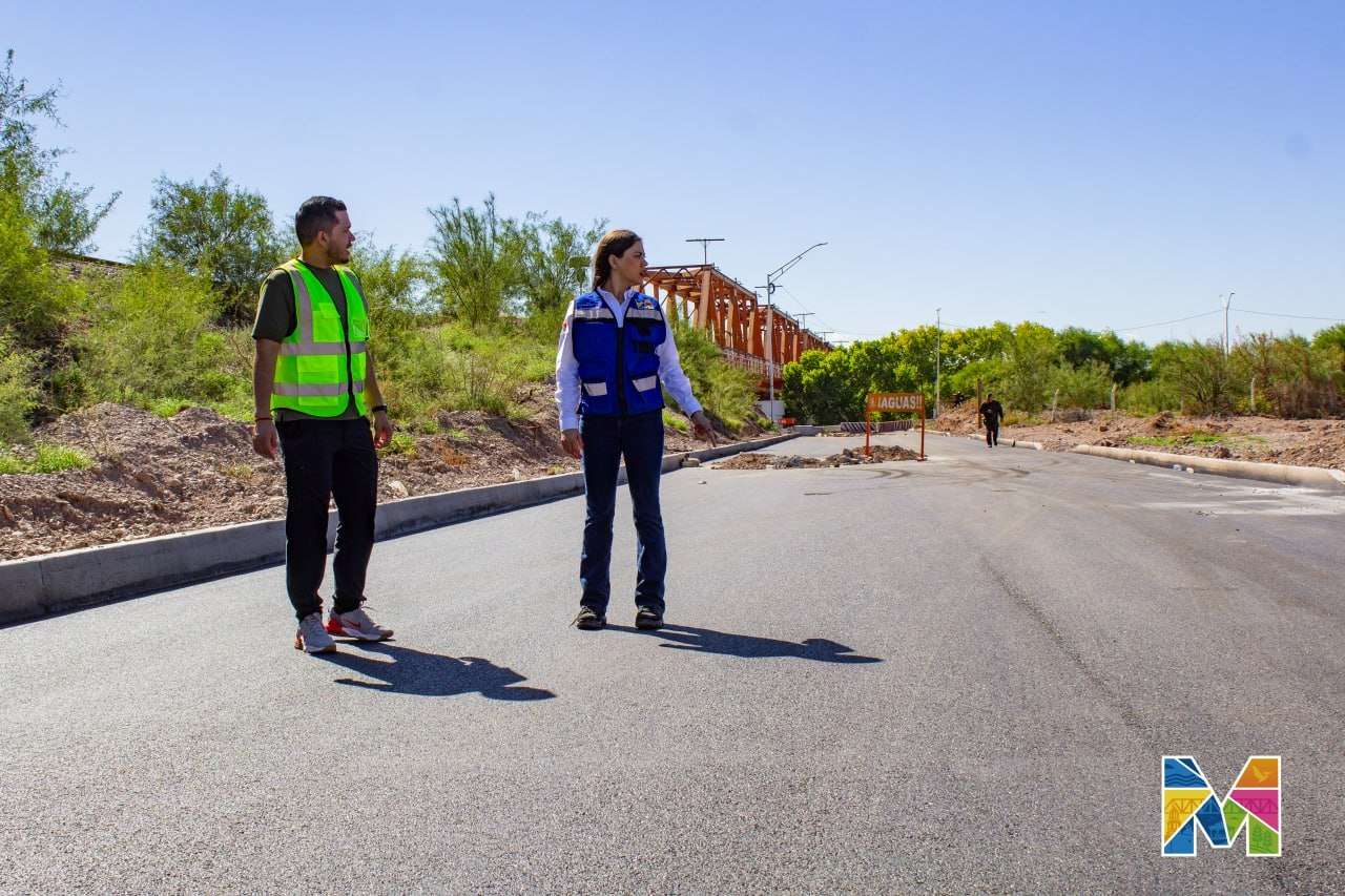 Supervisa Miriam Soto obras en la Avenida Ferrocarril en Meoqui