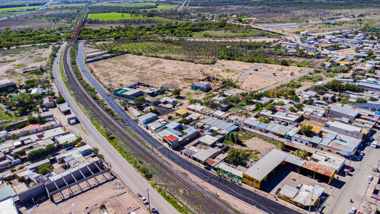 Supervisa Miriam Soto obras en la Avenida Ferrocarril en Meoqui