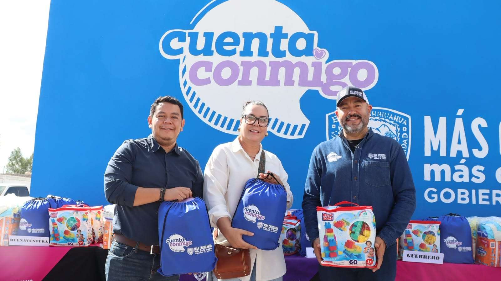 Entrega Desarrollo Humano kits de apoyo infantil en 12 municipios