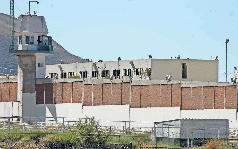 Permanece bajo resguardo dueño de Carvel: Ricardo Fernández 