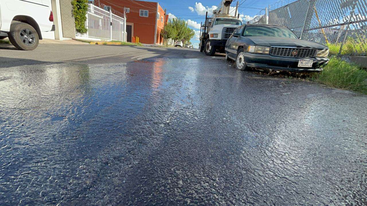 Desatan aguas negras alerta sanitaria al norte de la ciudad