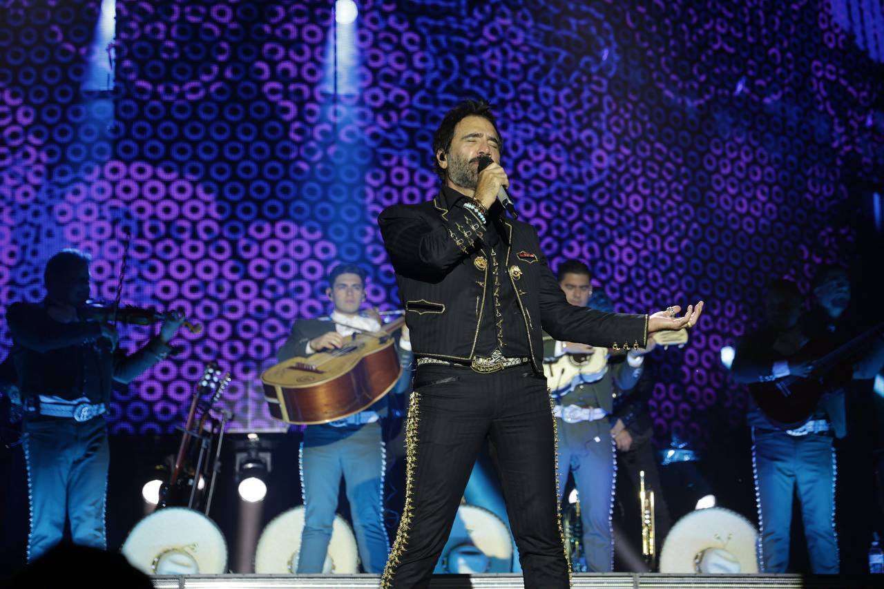 Cierra Ficuu con 40 mil asistentes en concierto de Alejandro Fernández 