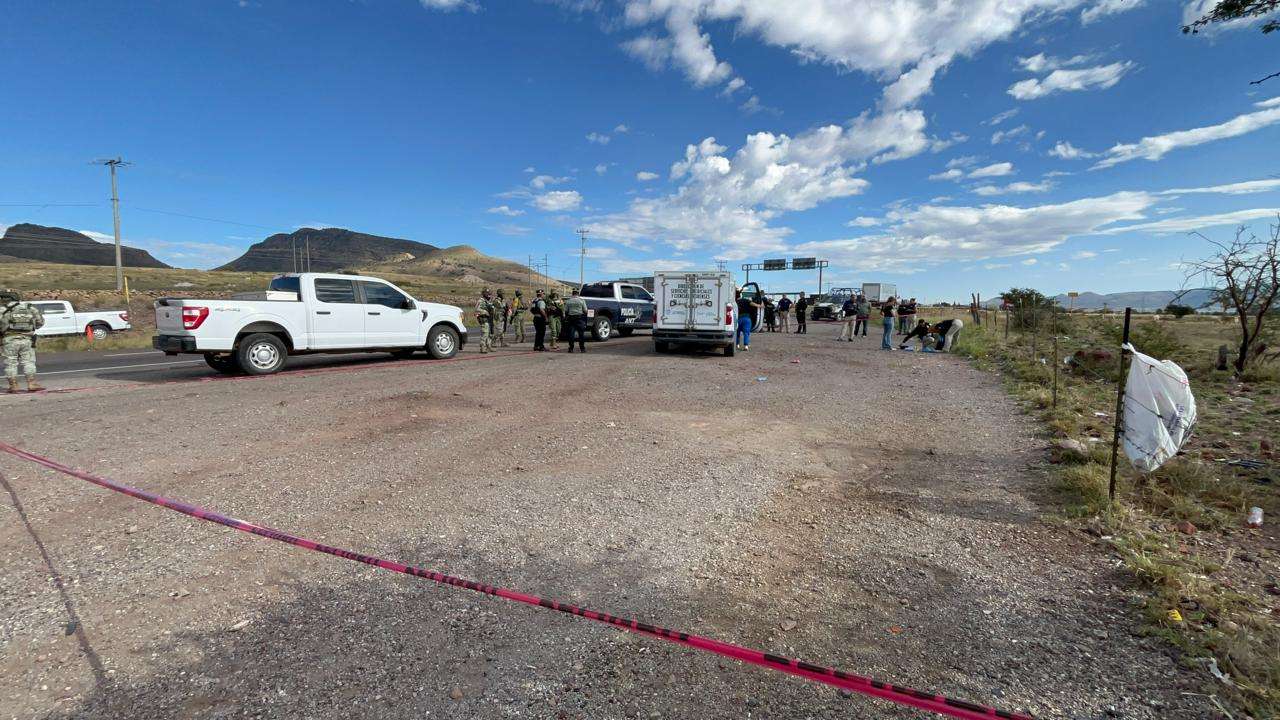 Hallan dos cabezas humanas en hielera en carretera a Cuauhtémoc 