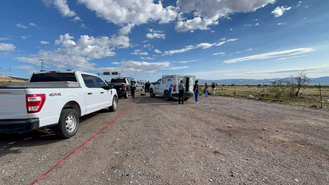 Hallan dos cabezas humanas en hielera en carretera a Cuauhtémoc 