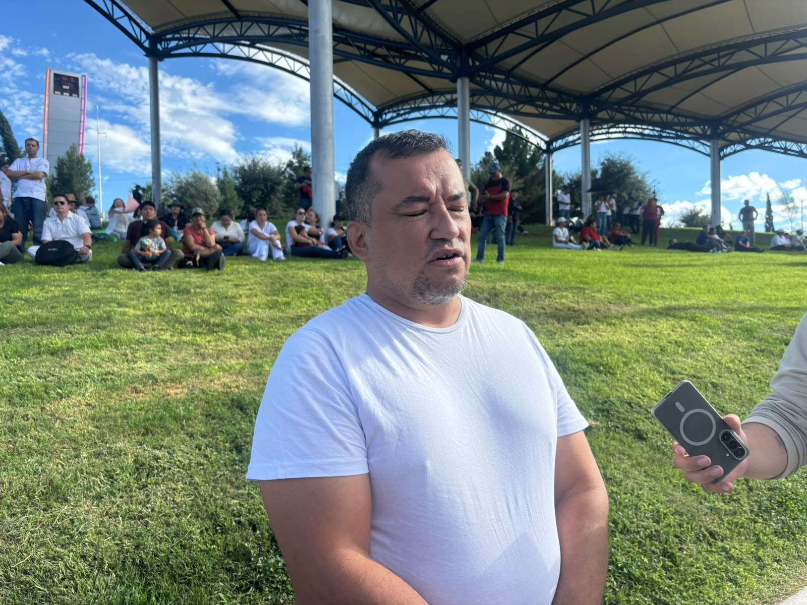 Marchan trabajadores del Imss desde El Palomar por salarios e insumos