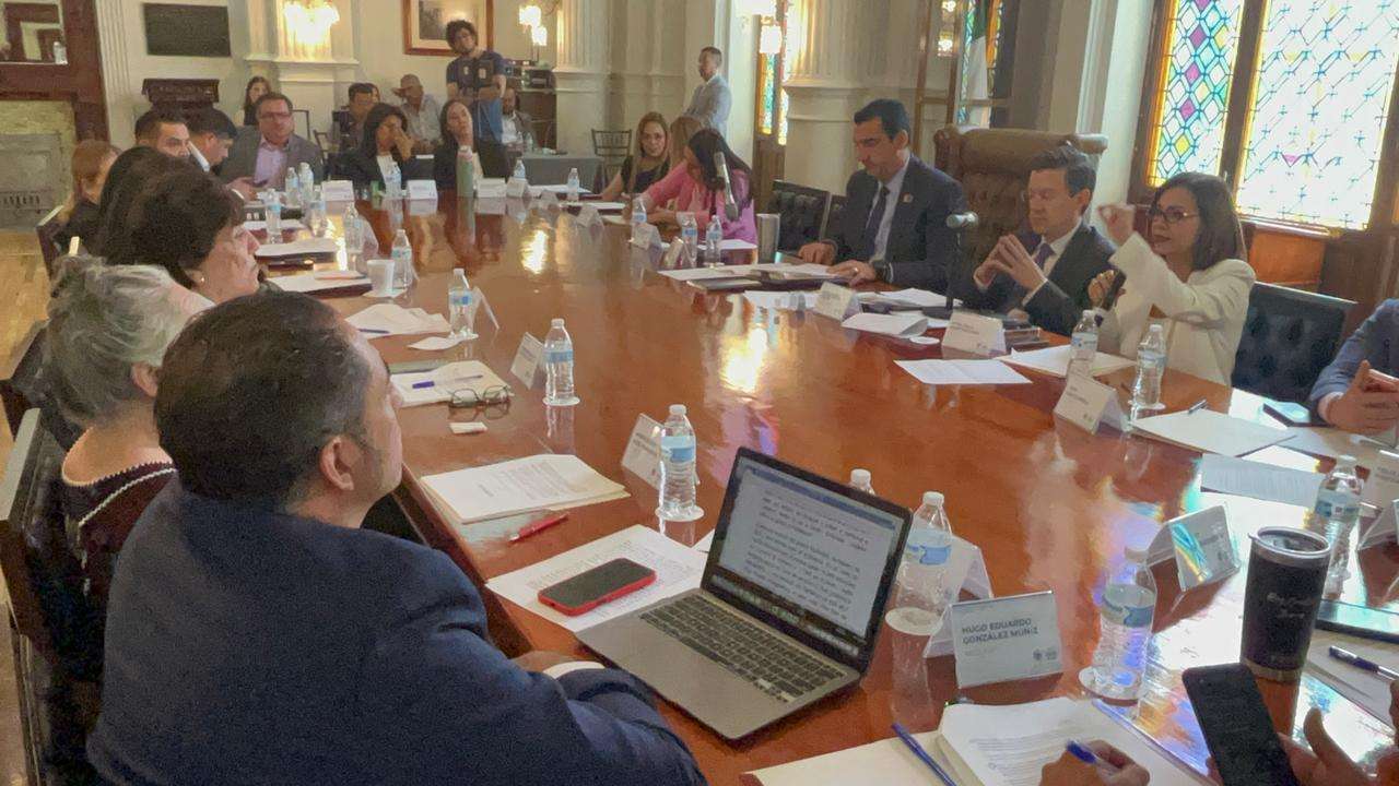 Chocan PAN y Morena en intenso debate por proyecto de Poniente 5
