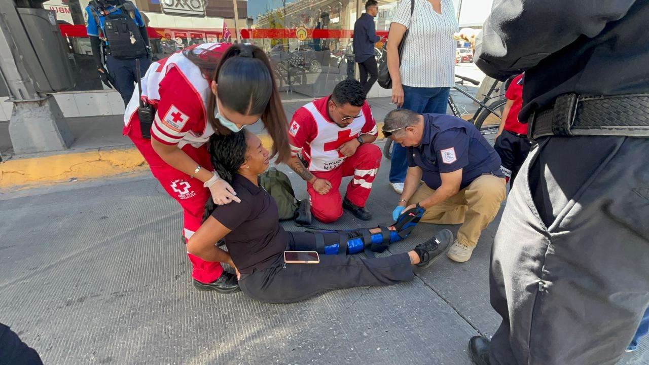 Arrollan a mujer en calles del centro de la ciudad