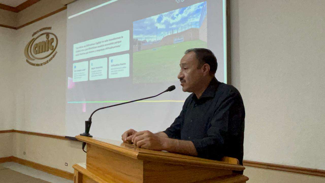 Destaca Obras Públicas avances de infraestructura ante Cmic