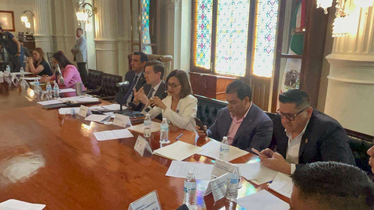 Chocan PAN y Morena en intenso debate por proyecto de Poniente 5