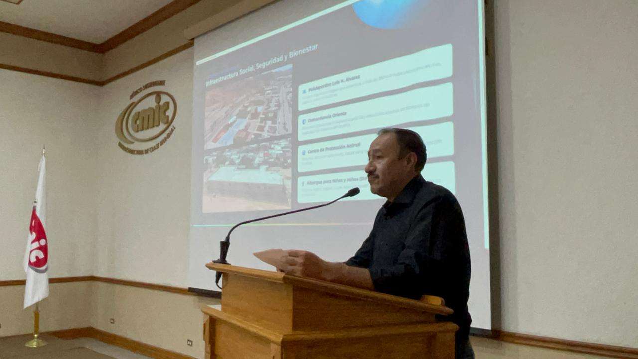 Destaca Obras Públicas avances de infraestructura ante Cmic