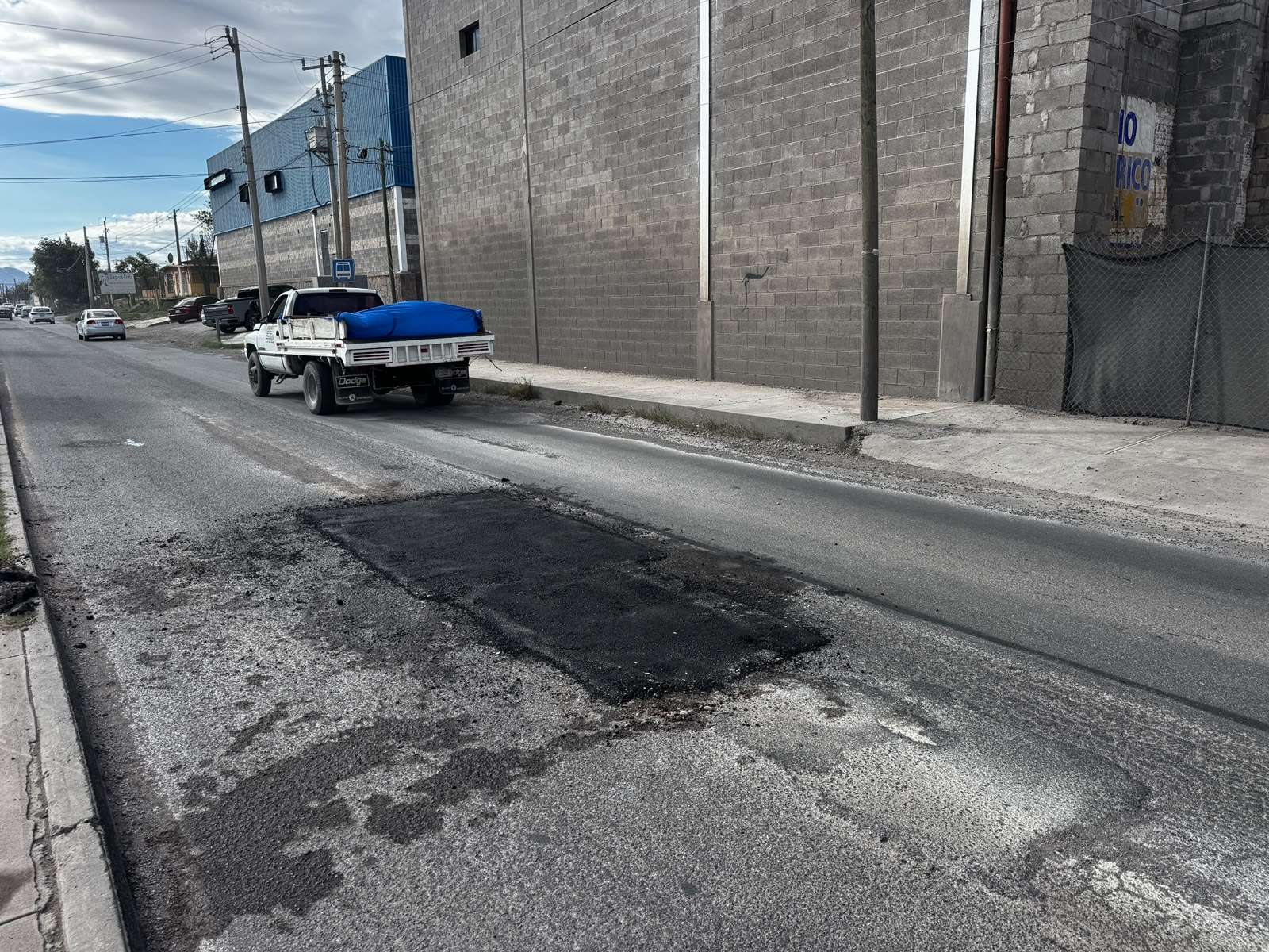 Reparan baches profundos en la colonia CDP