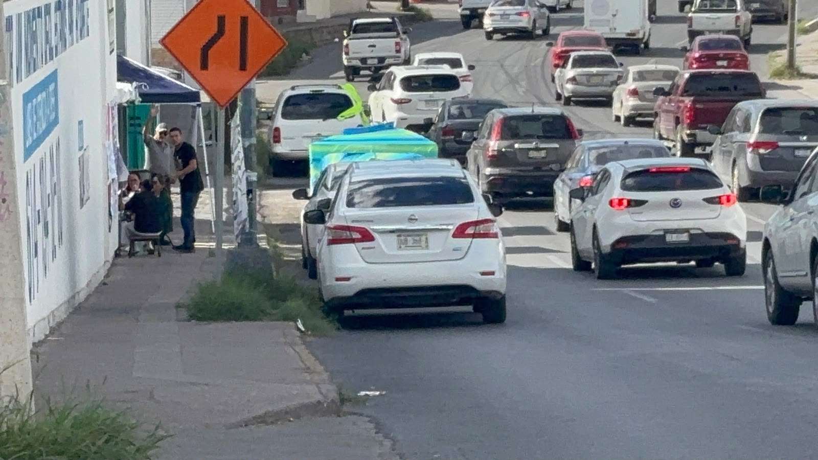 Bloquean empleados del Imss carril de la Independencia 