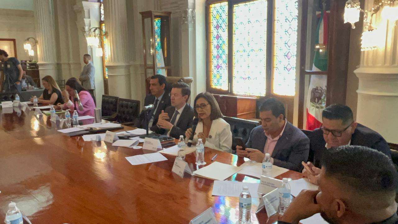 Chocan PAN y Morena en intenso debate por proyecto de Poniente 5