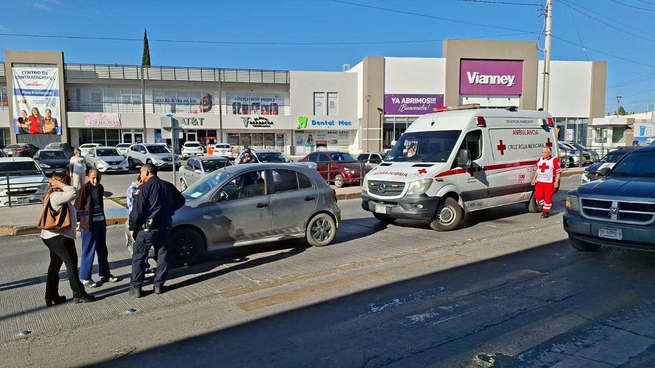 Arrollan a mujer en cruce peatonal de la Tecnológico