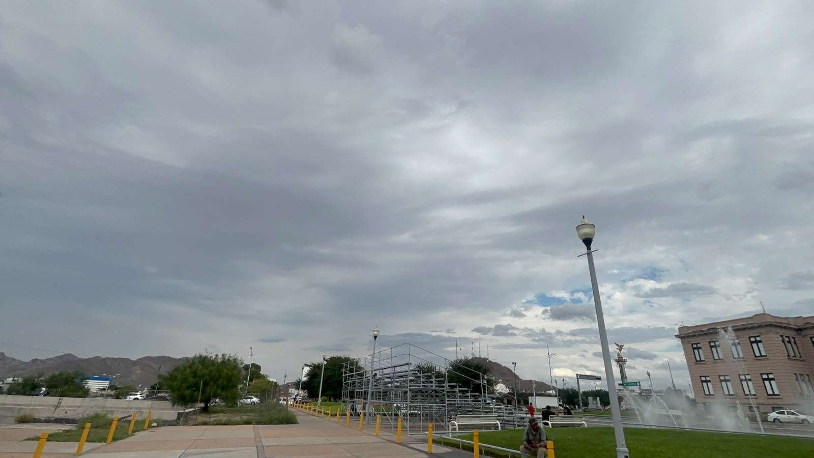 Marca termómetro máxima de 28° C; pronostican lluvias por la noche
