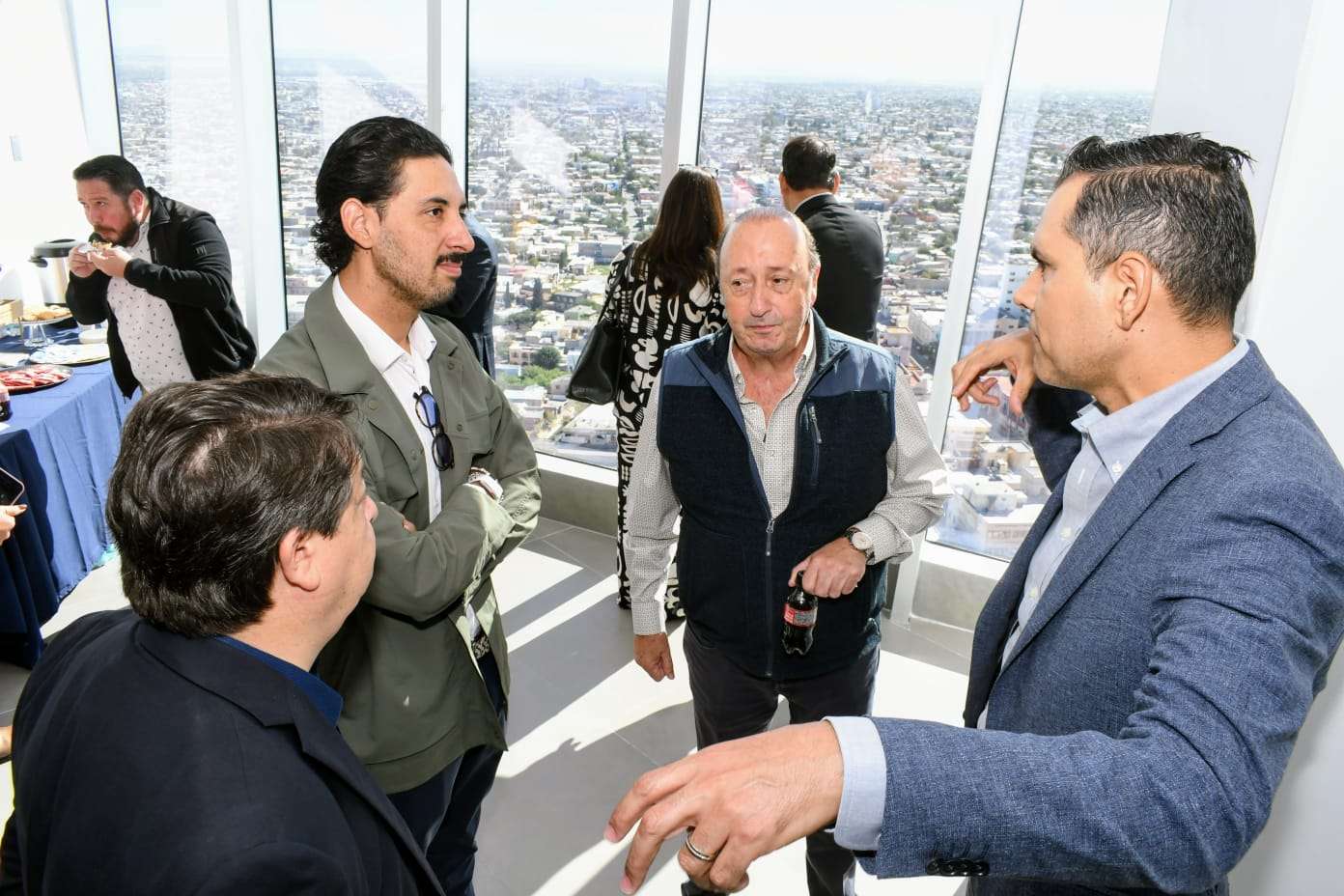 Sostienen reunión de colaboración FGR y hoteleros