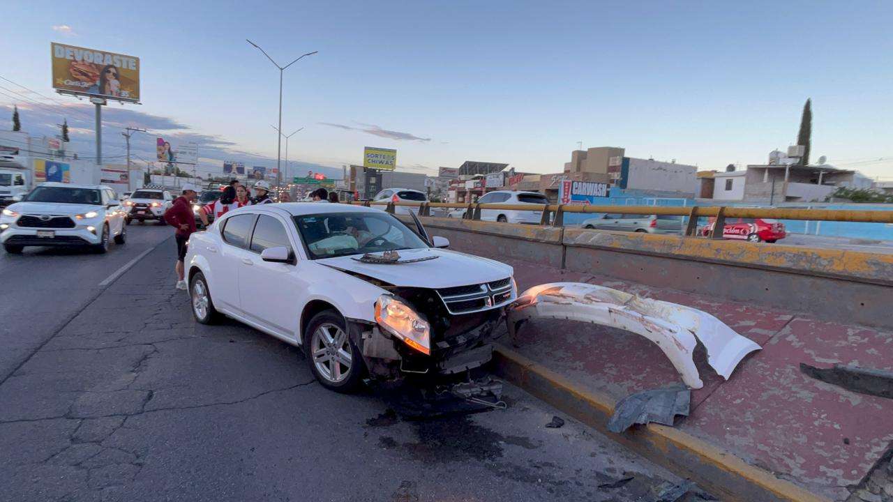 Genera choque-volcadura fuerte caos vial en el Perijuv