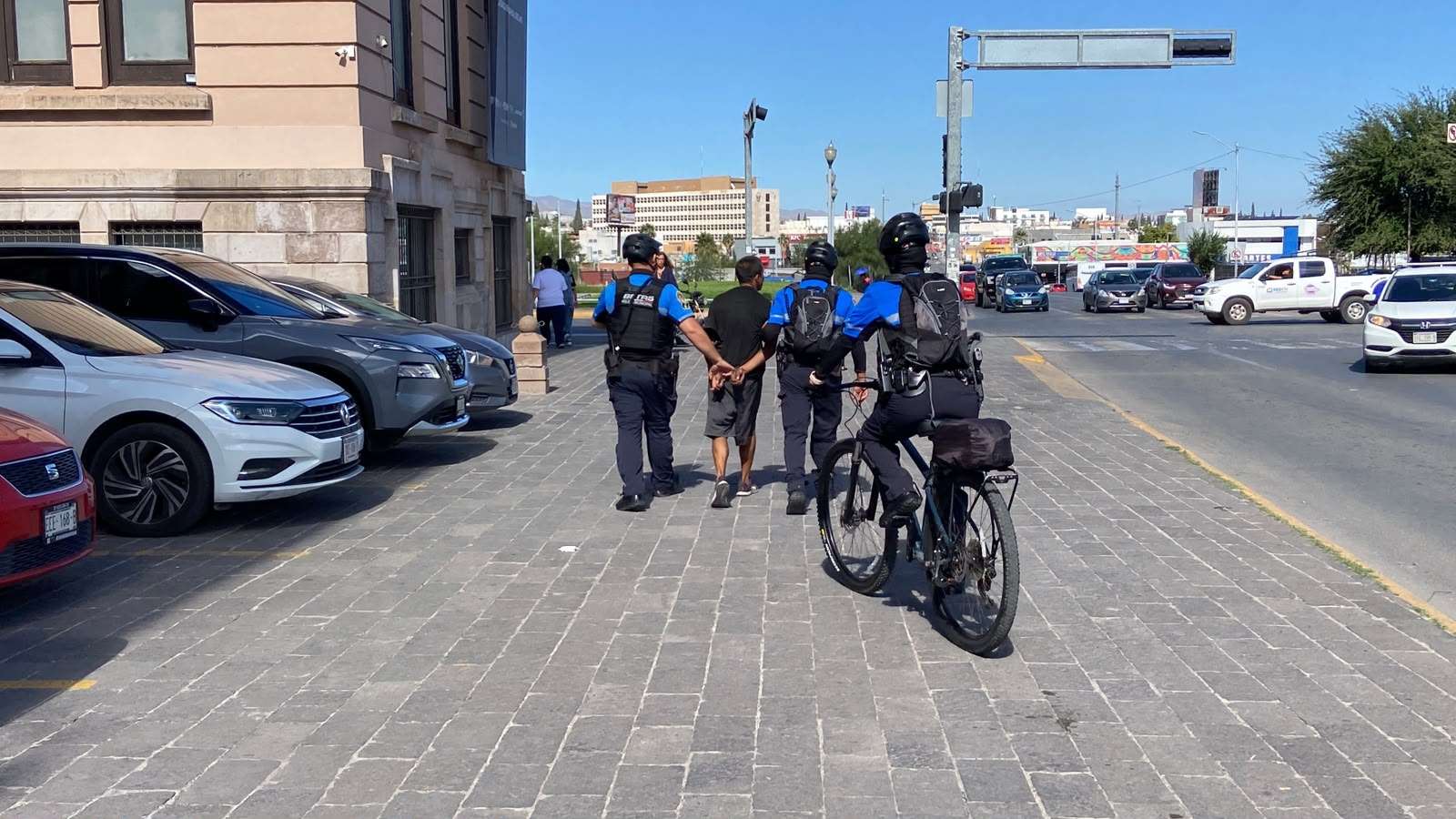 Detienen a uno por agredir a transeúntes en el Centro 