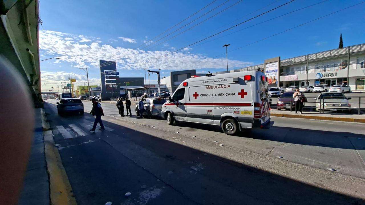 Arrollan a mujer en cruce peatonal de la Tecnológico