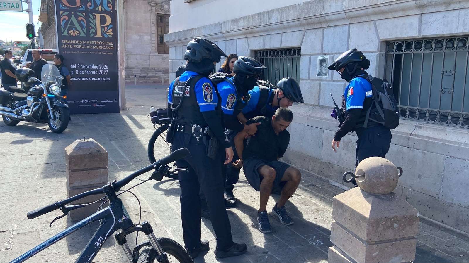 Detienen a uno por agredir a transeúntes en el Centro 