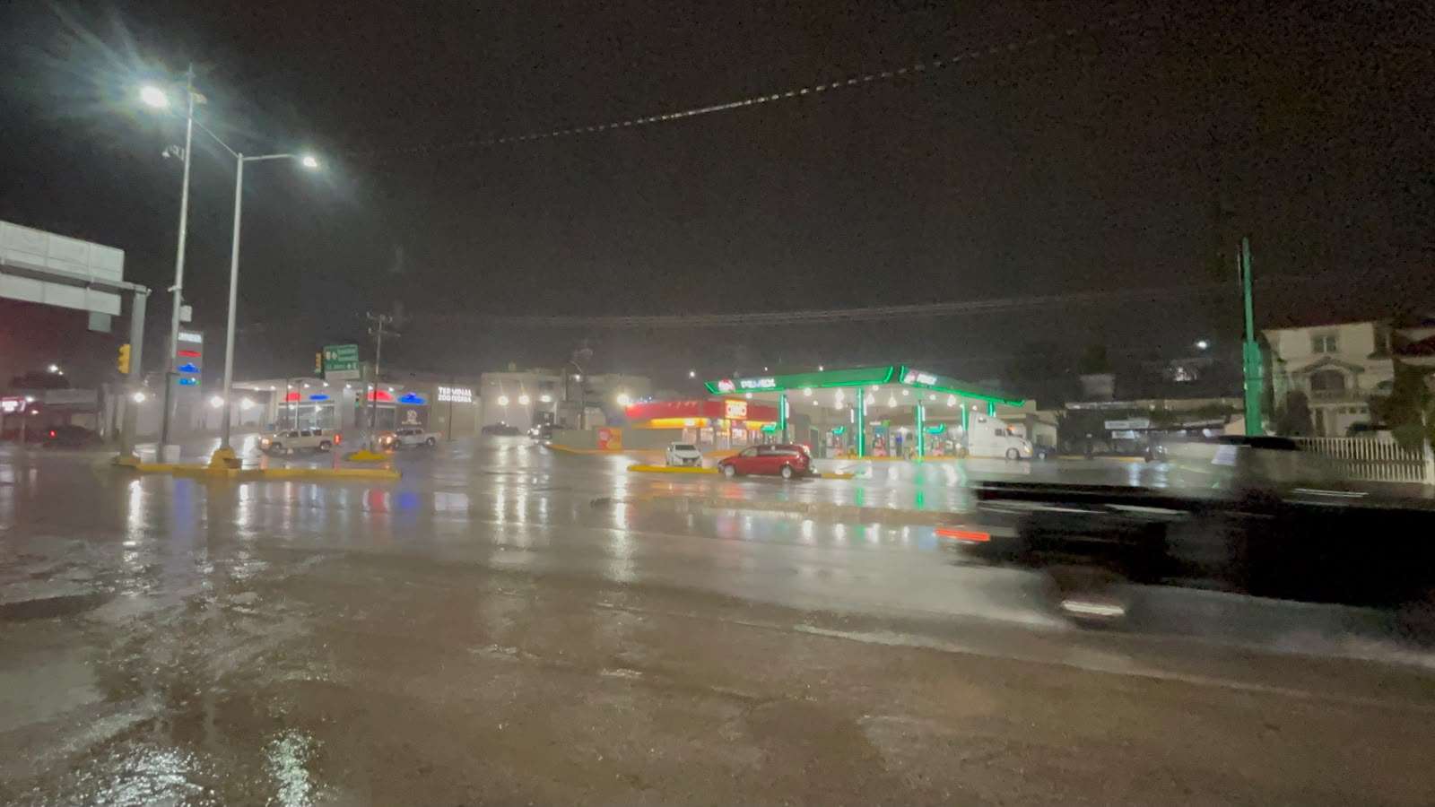 Azota fuerte lluvia la ciudad de Chihuahua 