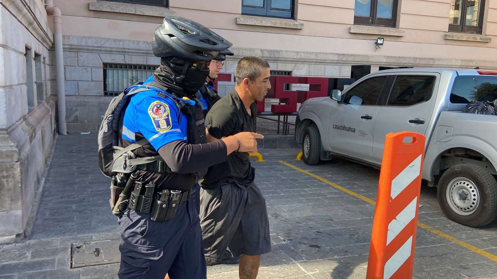 Detienen a uno por agredir a transeúntes en el Centro 