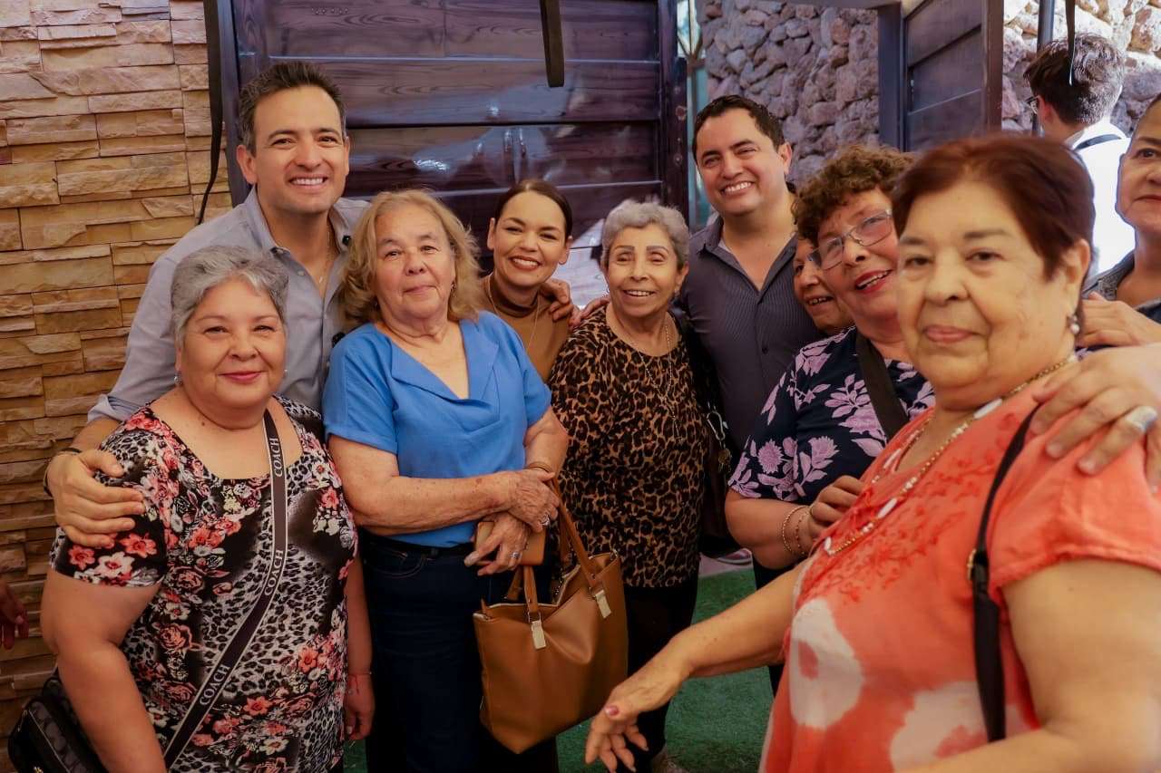 Convive Marco Bonilla con cientos de vecinos en colonias de Chihuahua 