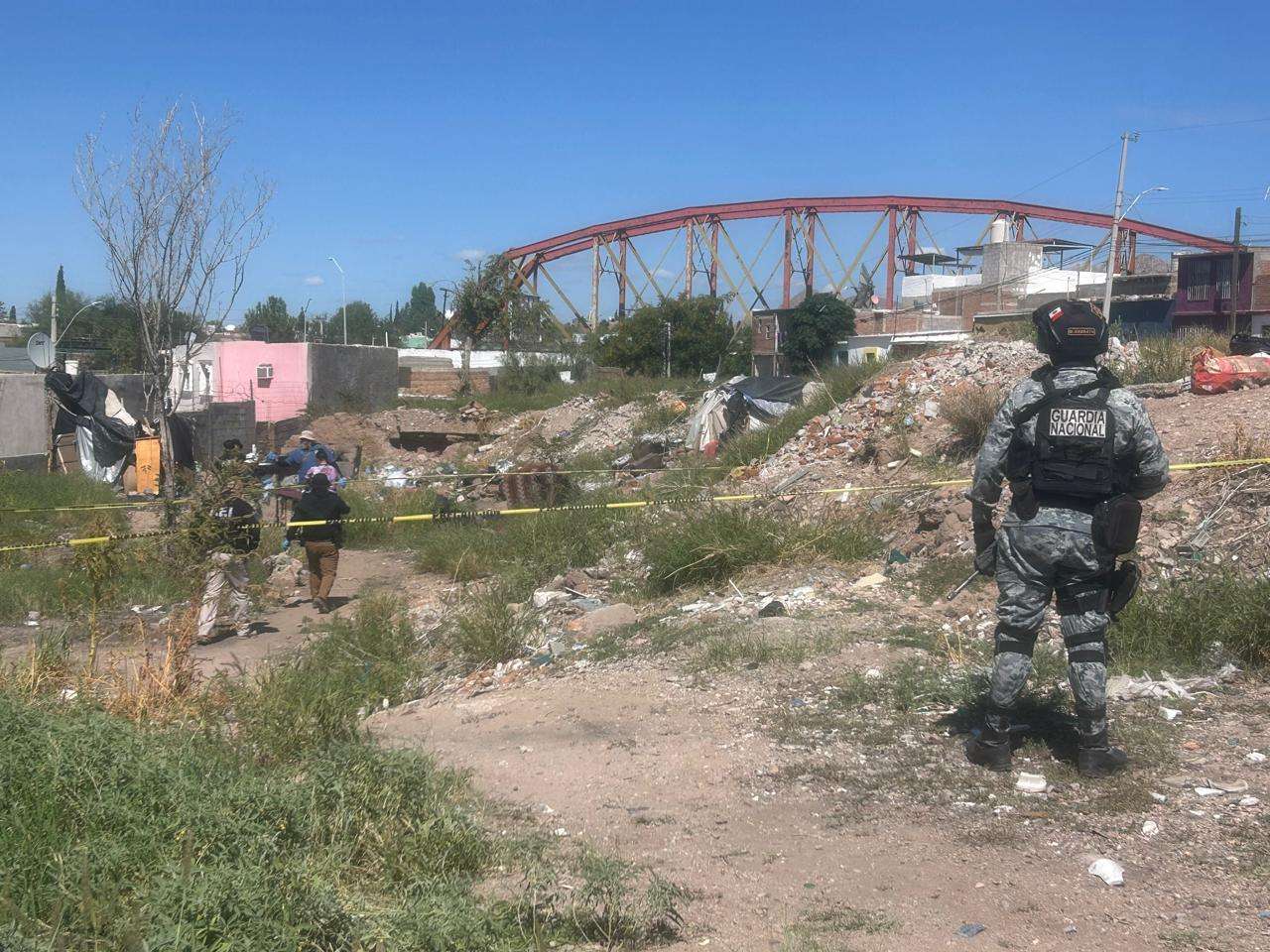 Localizan cadáver en baldío de la colonia Barrio Bajo