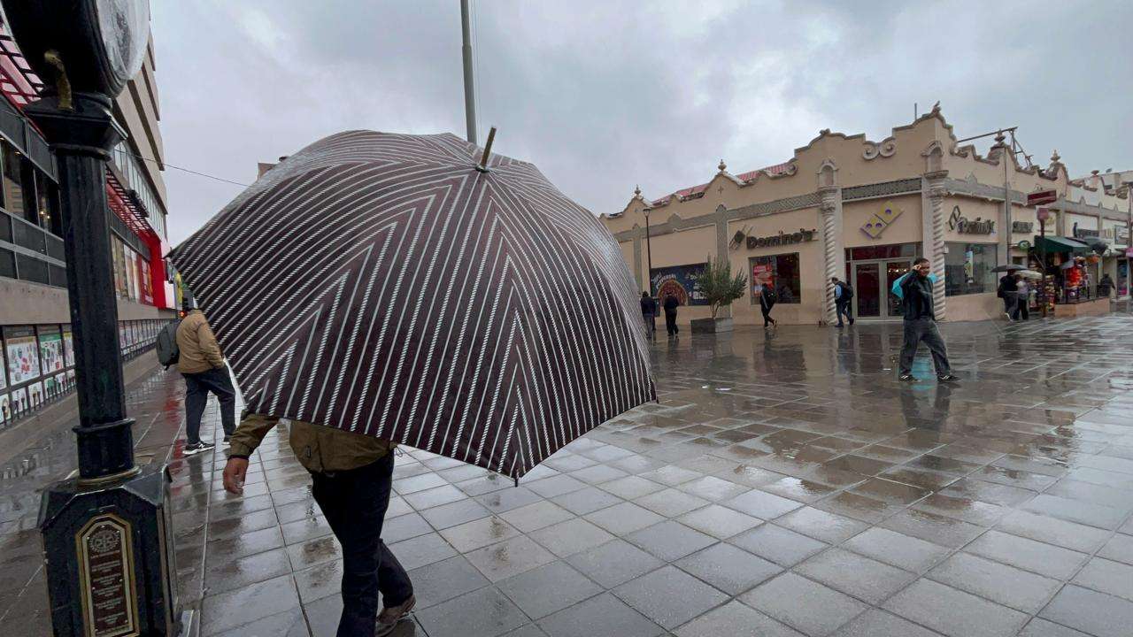 Afectan lluvias actividad comercial en el centro de la ciudad
