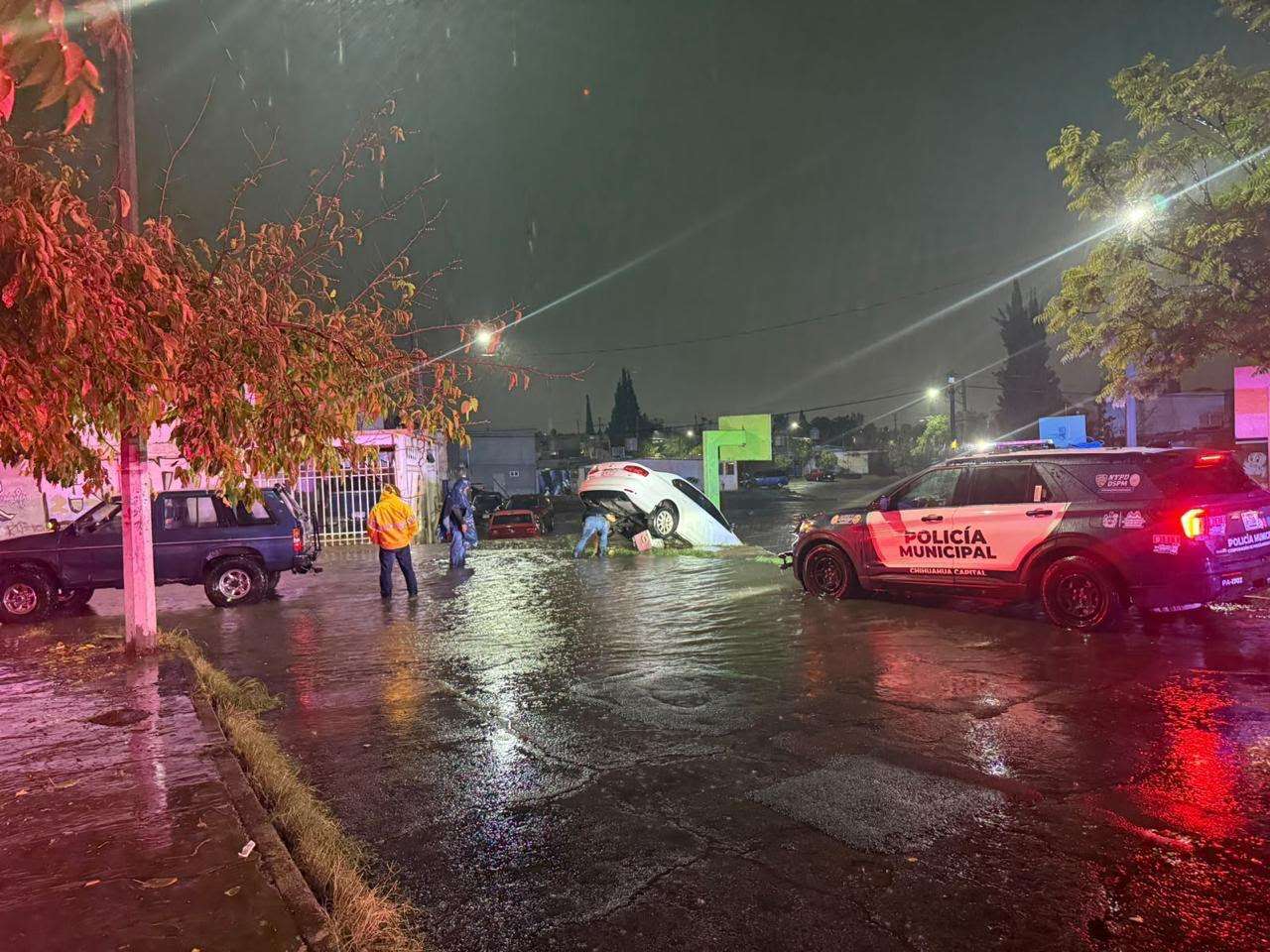 Provocan intensas lluvias cuantiosos daños en la ciudad 