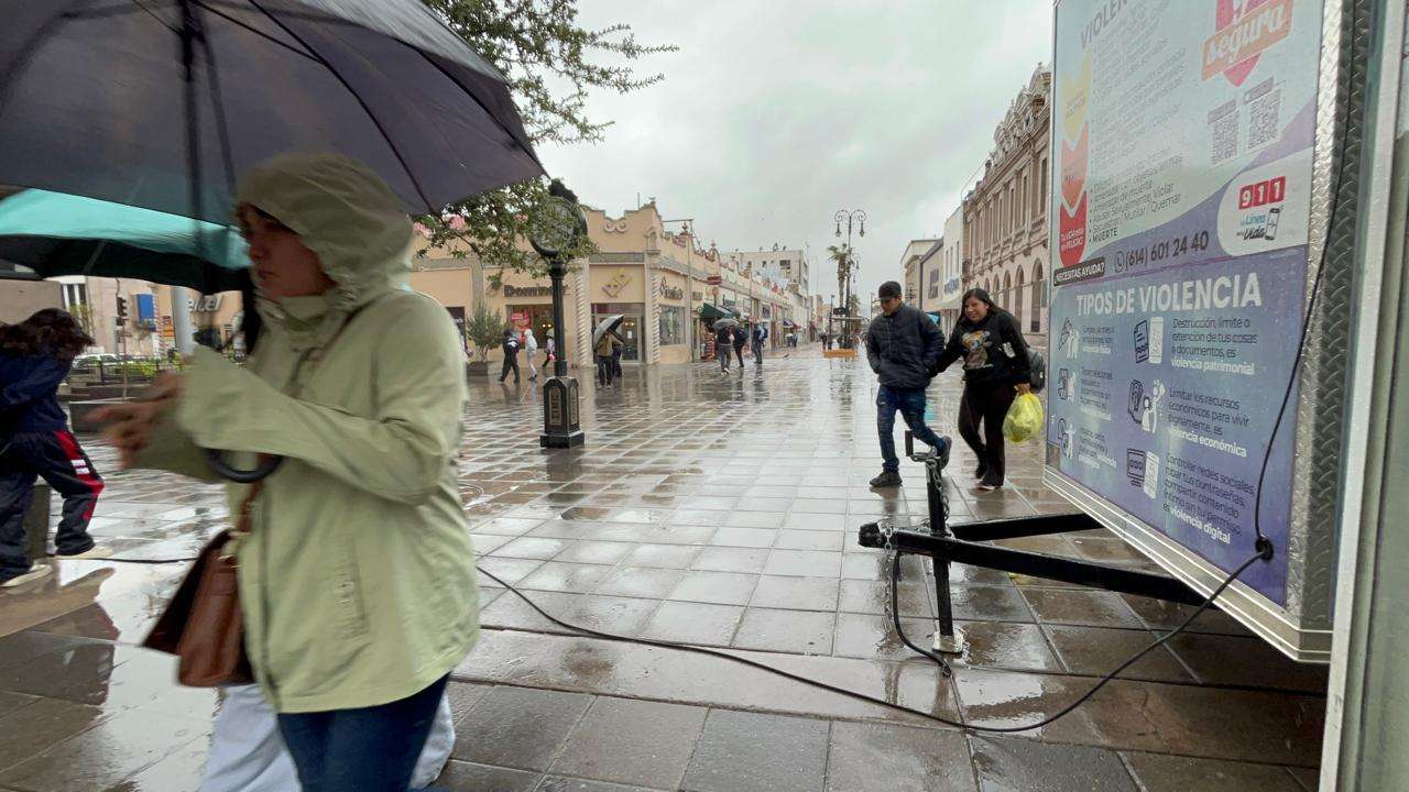 Afectan lluvias actividad comercial en el centro de la ciudad