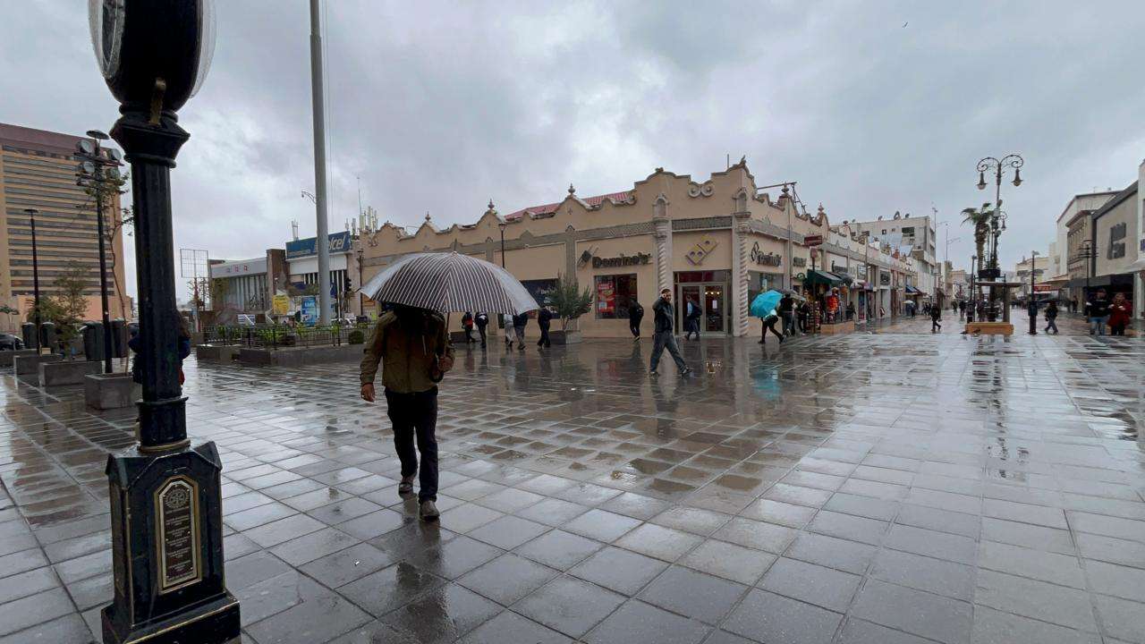 Afectan lluvias actividad comercial en el centro de la ciudad