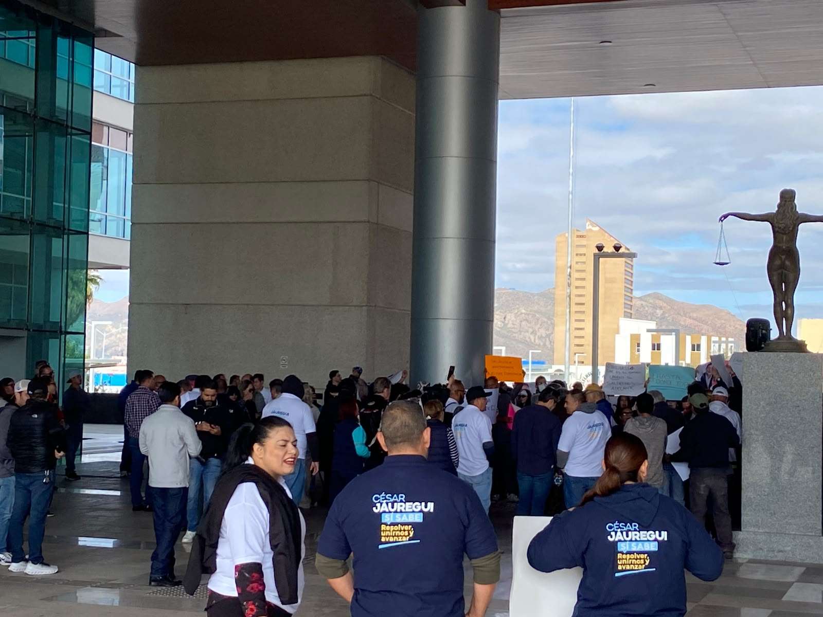 Convocan a reforzar apoyo a Jáuregui en Ciudad Judicial