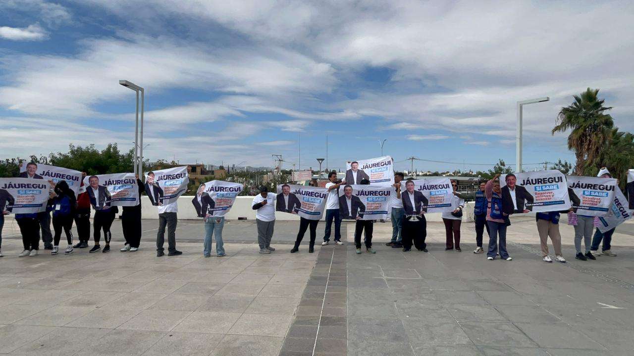 Se plantan en la explanada del Tribunal Superior por detención de César Jáuregui