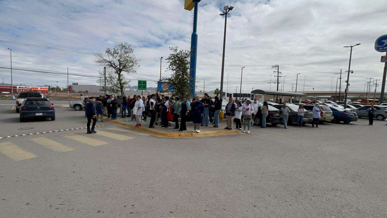 Evacuan Smart y Coppel de la Pacheco por fuga de gas 