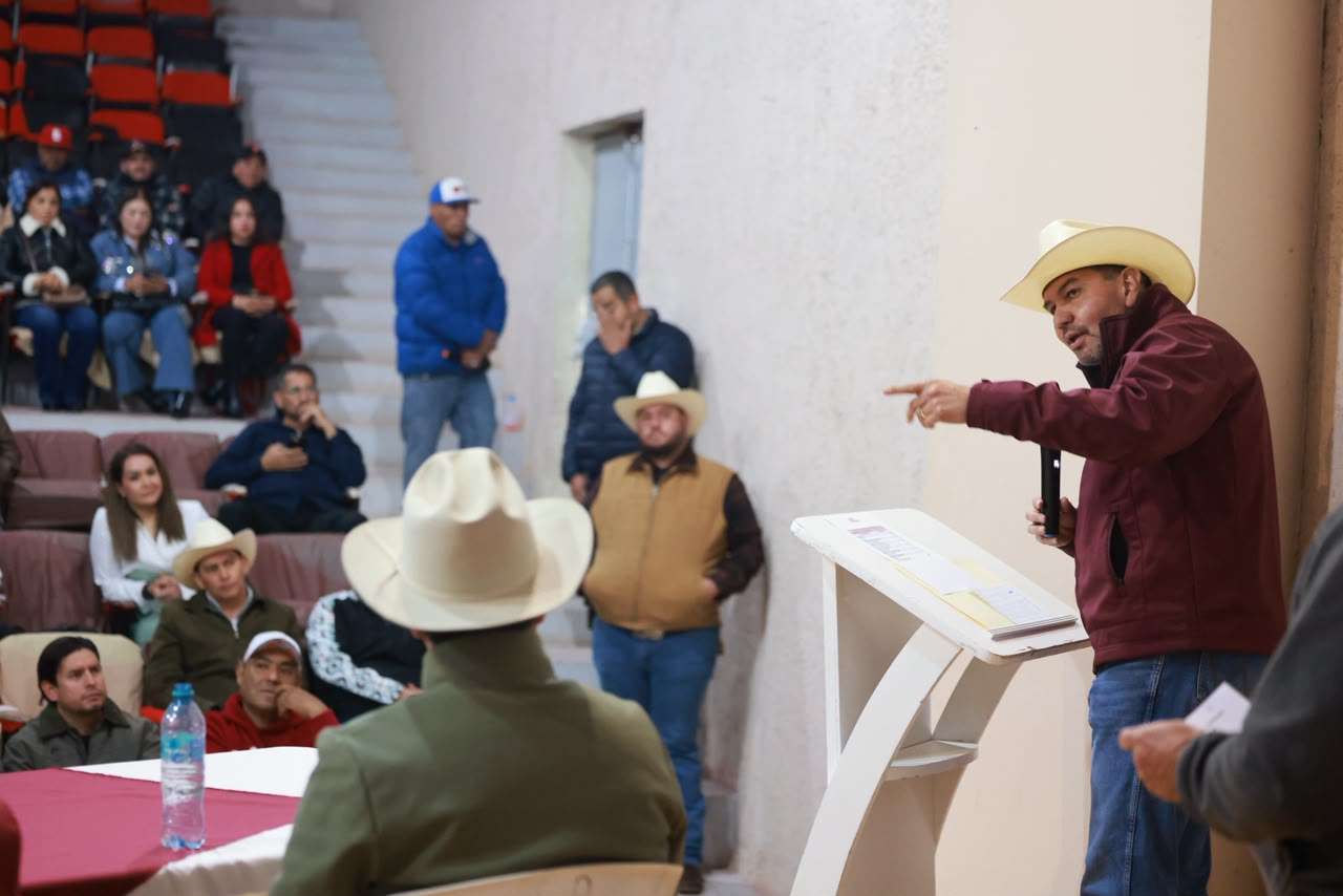 Recorre Cruz Pérez Cuéllar cuatro municipios y escucha demandas ciudadanas