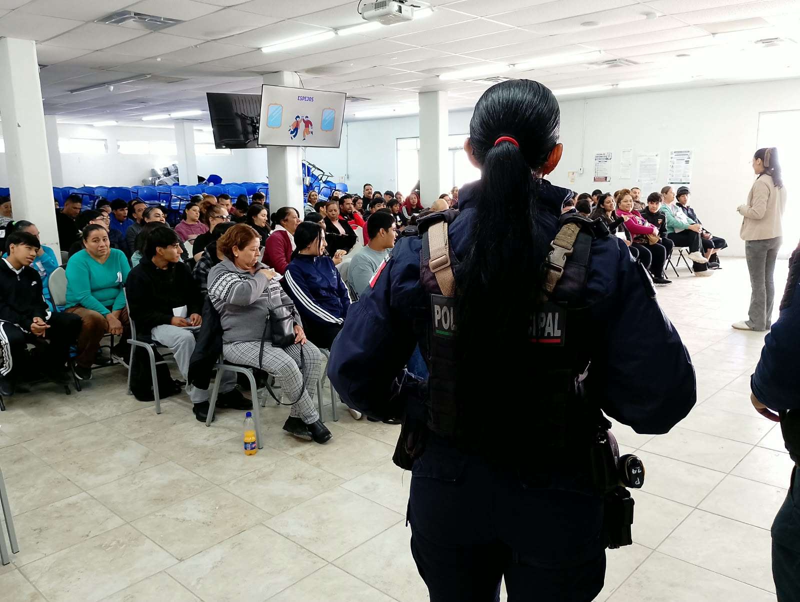 Reúne programa Valórate a más de 200 estudiantes y padres de familia
