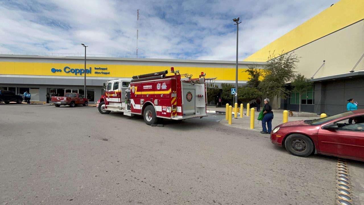 Evacuan Smart y Coppel de la Pacheco por fuga de gas 