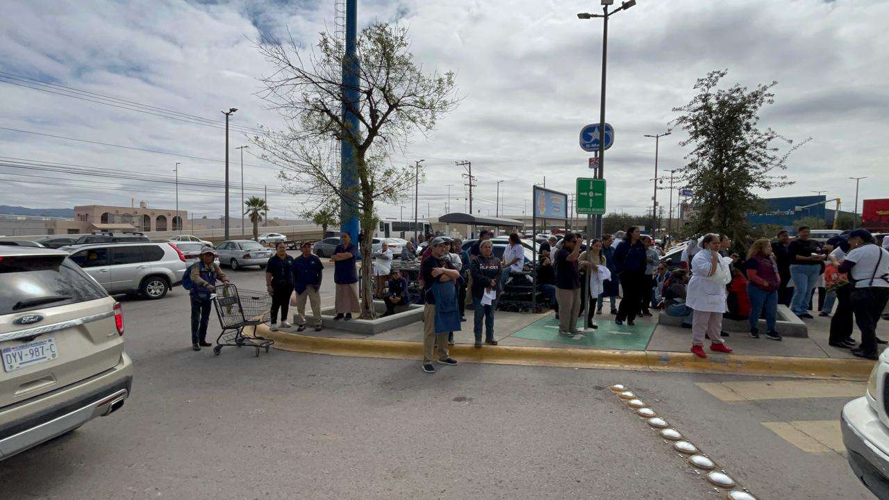 Evacuan Smart y Coppel de la Pacheco por fuga de gas 