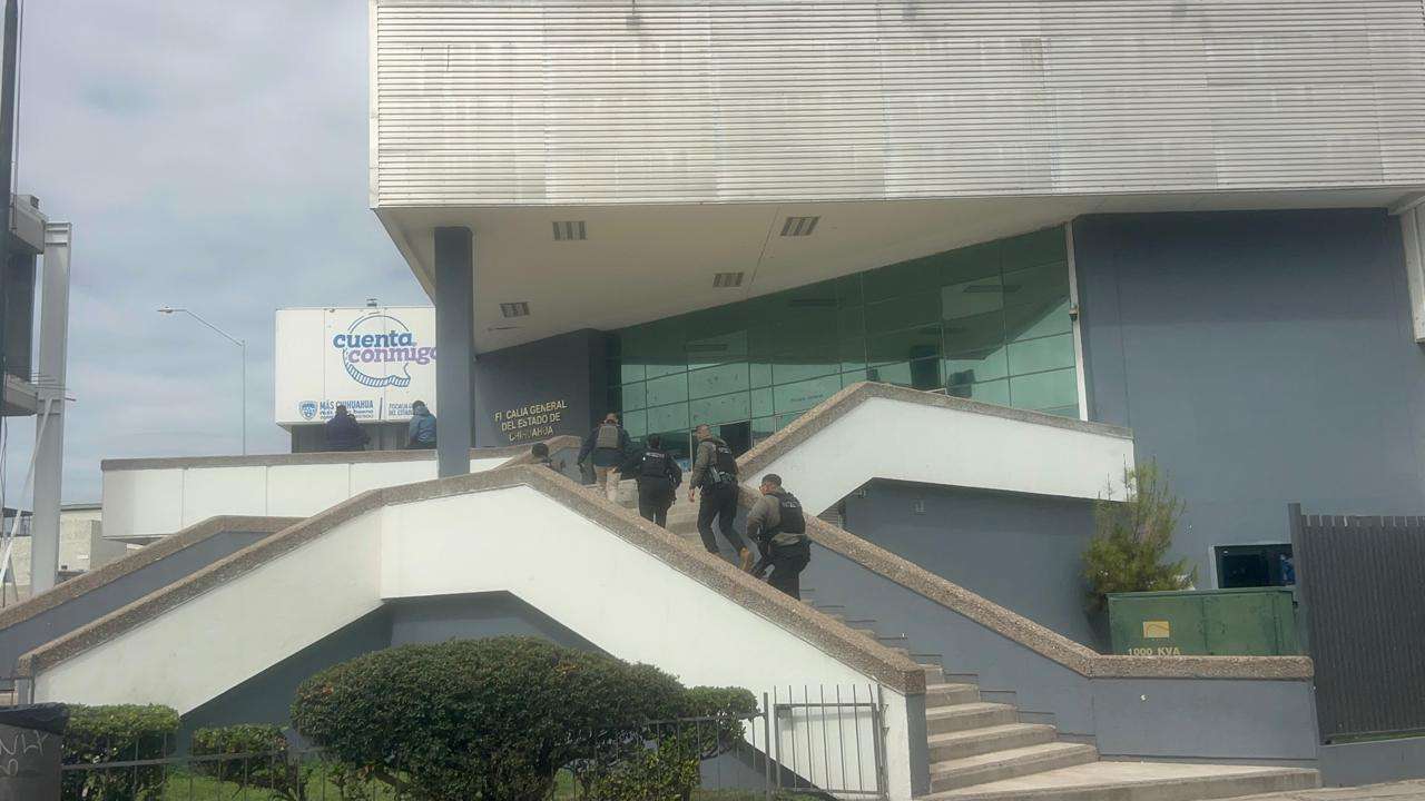 Blindan Fiscalía Centro por detención de César Jáuregui