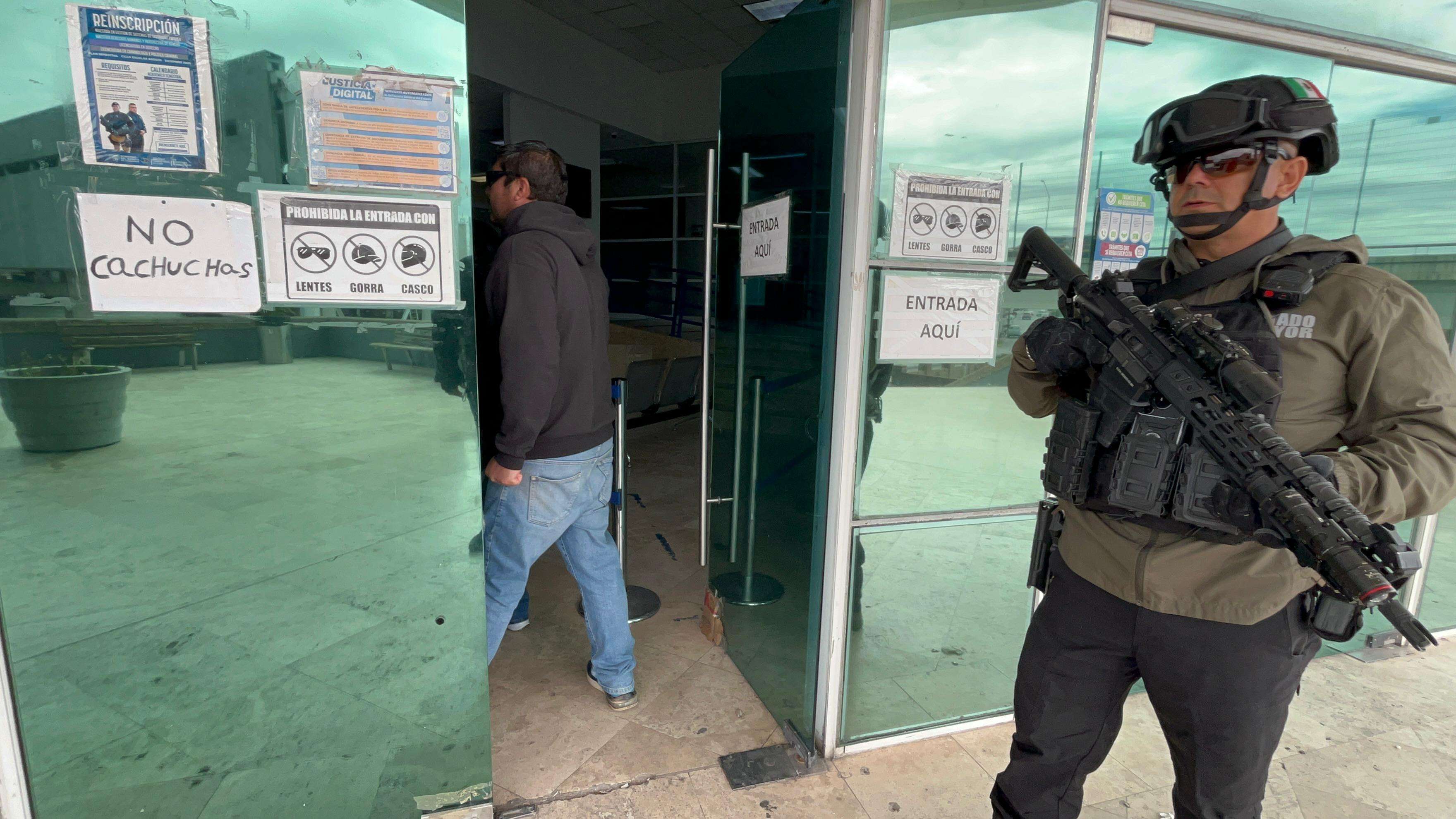 Blindan Fiscalía Centro por detención de César Jáuregui