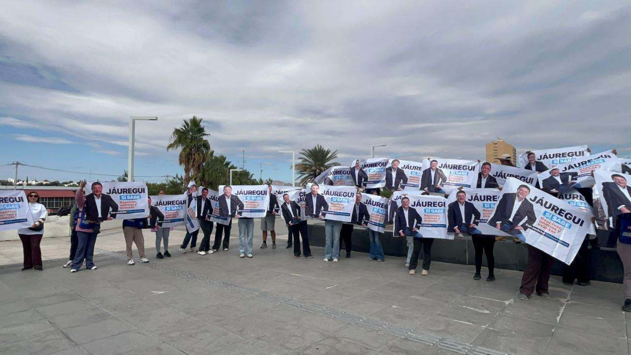 Se plantan en la explanada del Tribunal Superior por detención de César Jáuregui